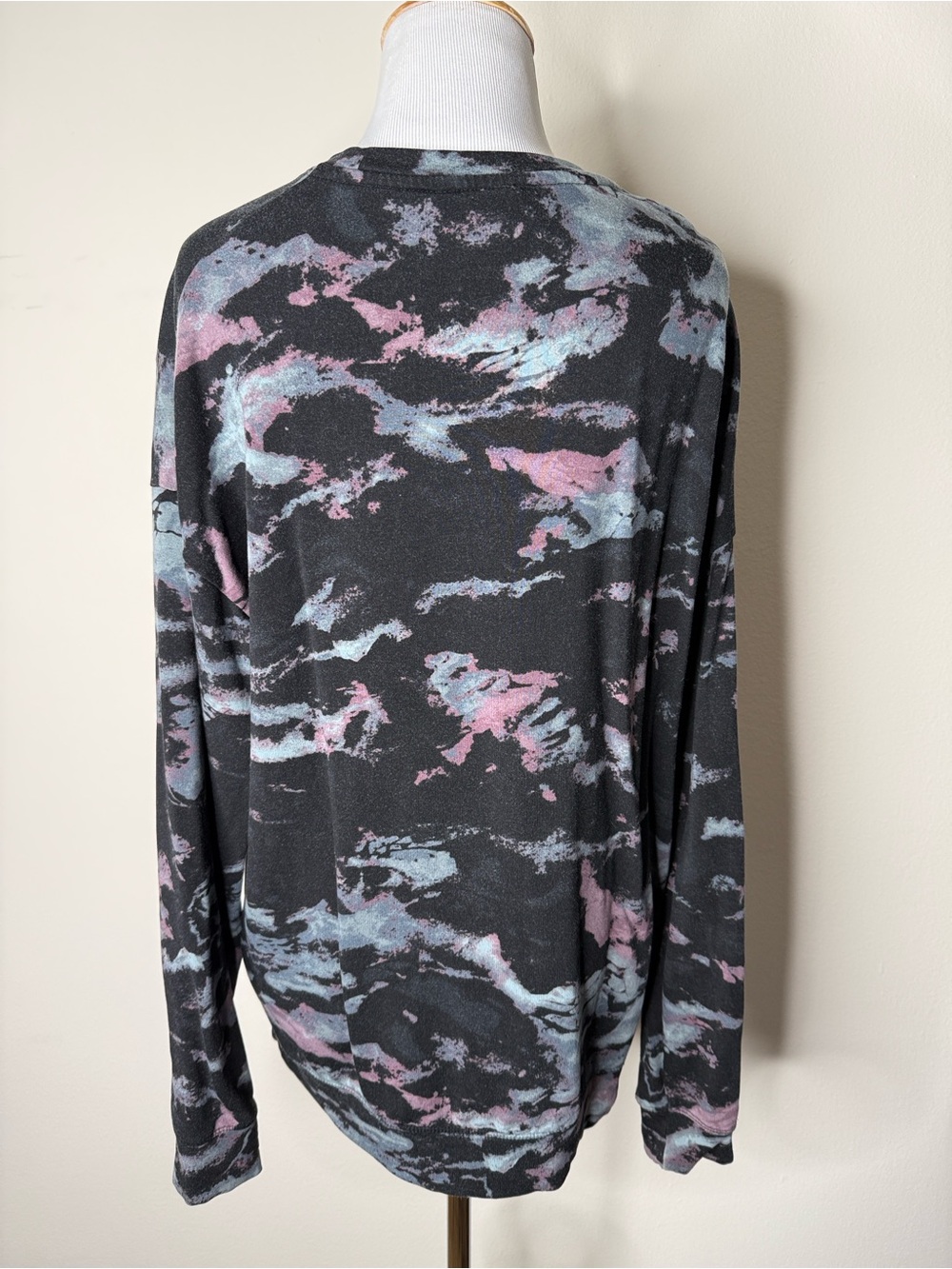 Athleta Black and Pink Camouflage Balance Crewneck Sweatshirt - Picture 7 of 7